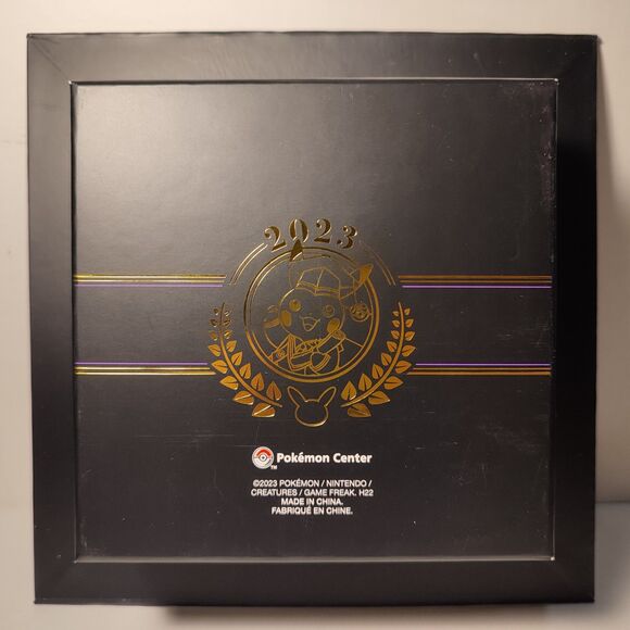 Pokemon TCG Pikachu & Eevee 2023 Graduation Hat And Enamel Pins Official Set - Picture 4 of 12